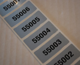 Этикетка с инвентарным номером легко заменяется на RFID